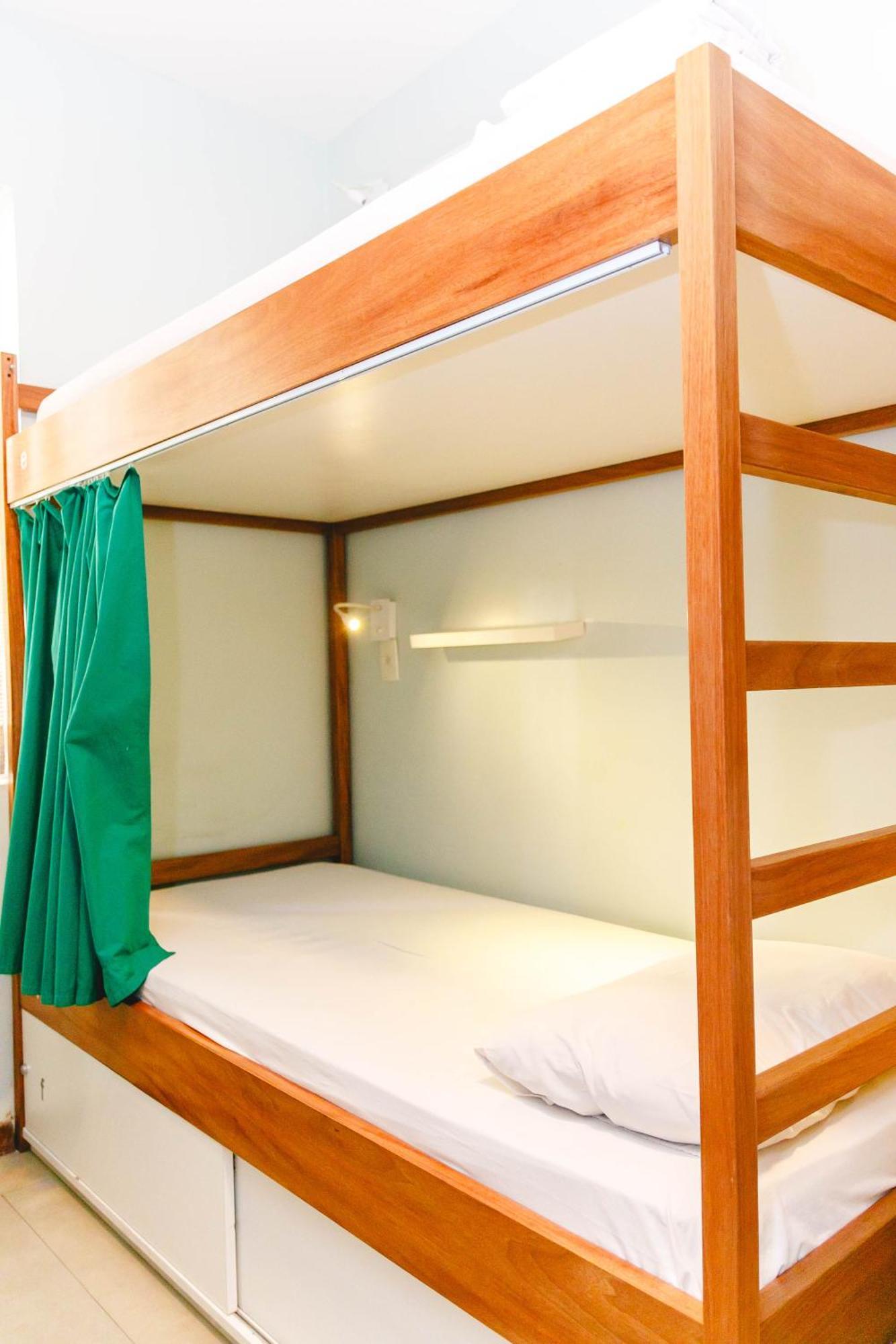 Cama em Dormitório Feminino com 6 Camas